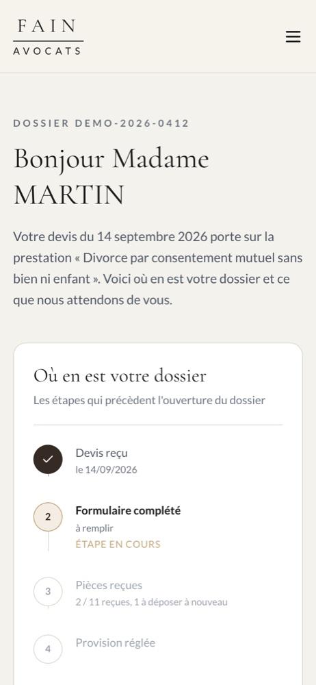 Tableau de bord de l’espace client sur téléphone : les étapes du dossier.